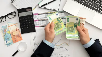 Cât trebuie să câștige un român pentru a-și permite rata la un credit ipotecar în 2025?
