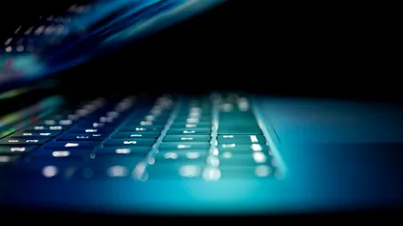 Cum se fură miliarde cu inteligența artificială