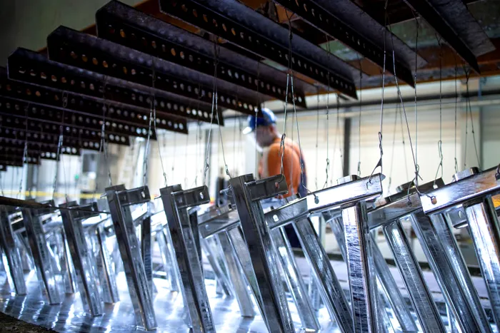 SUA cresc tarifele la oțel și aluminiu: peste 400 de produse vizate
