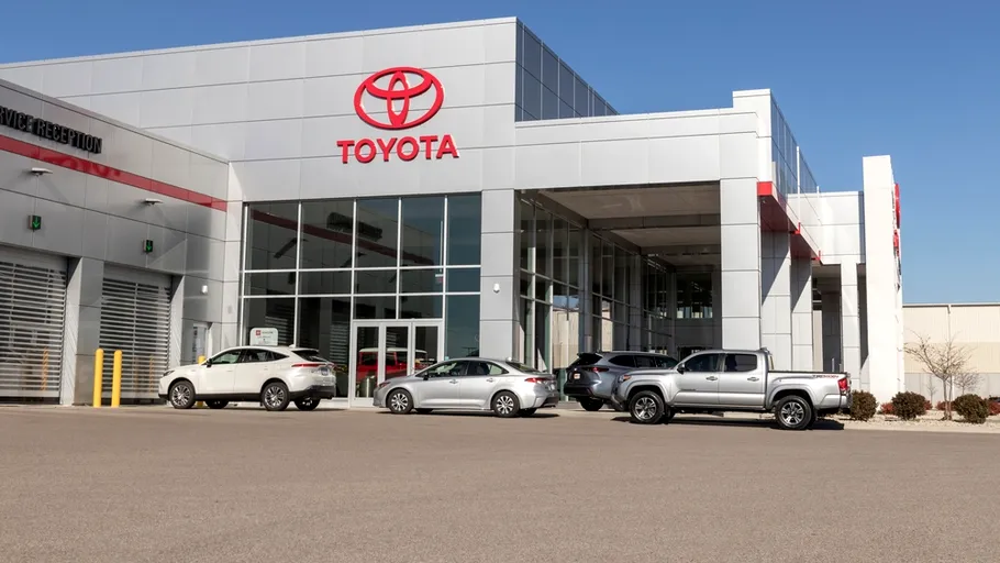 Toyota se îndreaptă spre al șaselea an consecutiv ca lider mondial al vânzărilor auto