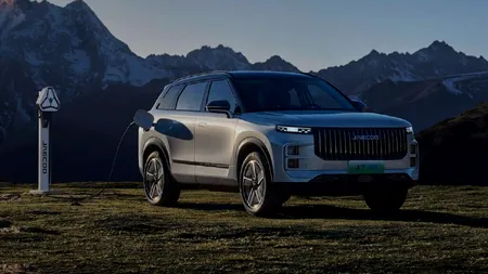 Producătorii auto chinezi ating recorduri de vânzări cu modelele hibride