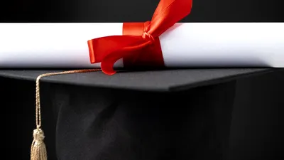 De ce sunt absolvenții de azi condamnați la eșec. „Guvernele subvenționează diplome fără valoare”