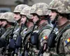 Tinerii români pot participa voluntar la pregătirea militară: cât vor câștiga pentru întreaga perioadă