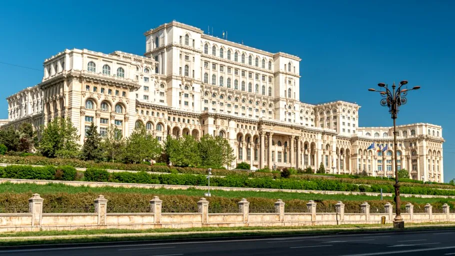Top 15 cele mai scumpe clădiri din lume. Locul surprinzător pe care îl ocupă Palatul Parlamentului din București
