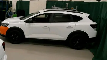 Noua Dacia C-Neo este tot mai aproape de lansare: prima imagine fără camuflaj