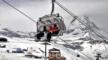 Stațiunea din Europa unde poți schia gratuit patru luni pe an