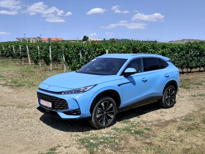 MG România a lansat noile S5 EV și HS Hybrid+. Ce prețuri au cele două modele electrificate?