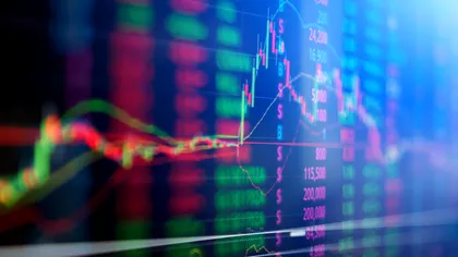 Românii au mizat pe mărfuri în 2025: cu 201% mai multe tranzacții prin XTB. Patru din zece clienți noi au ales criptomonedele.