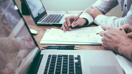 Haosul din spatele „Bibliei HR”