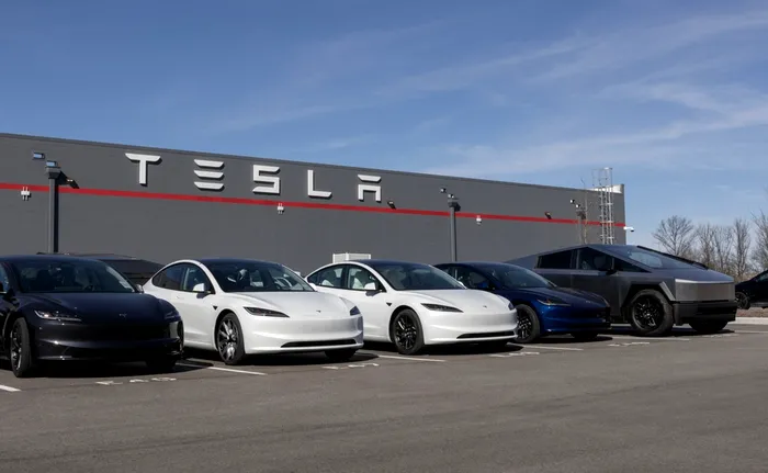 Tesla pierde teren în China: a opta lună la rând cu vânzări în scădere