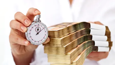 Sub amenințarea evaporării a 700 de milioane de euro din PNRR, noul guvern are 6 luni în care să schimbe șefii companiilor din energie și să reformeze pensiile speciale