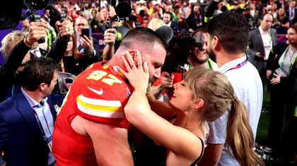 Taylor Swift e de aproape douăzeci de ori mai bogată decât logodnicul ei Travis Kelce. Povestea de dragoste a miliardelor