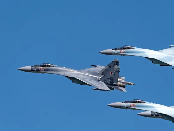 Rusia își sporește cheltuielile militare: Cum răspunde NATO la amenințarea Moscovei