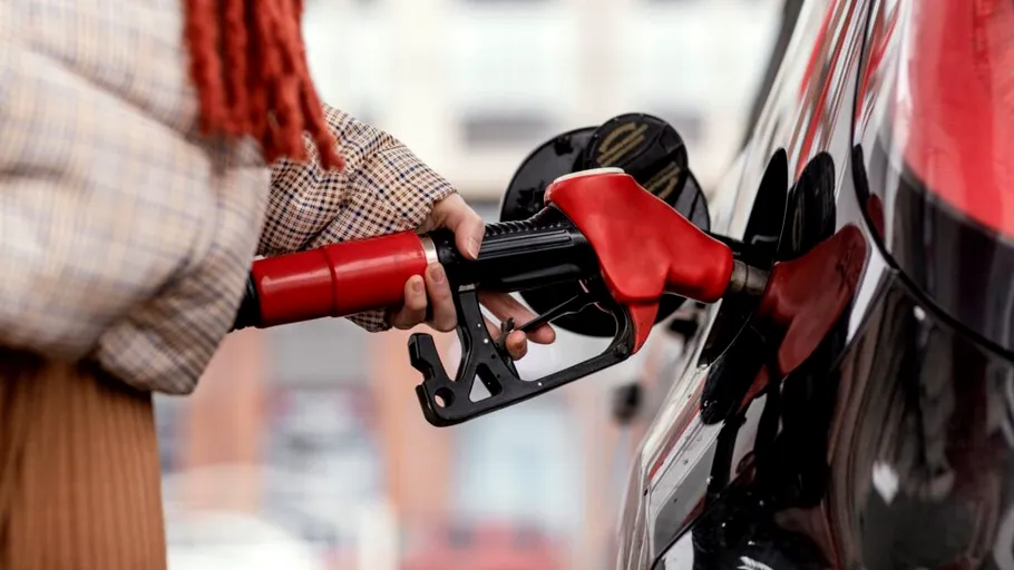 Guvernul a limitat exporturile de carburanți. Acciză redusă pentru transportatori