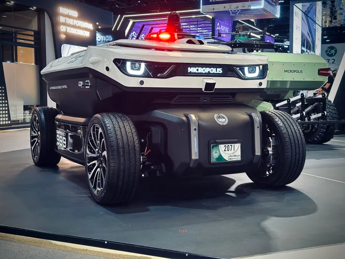 Viitorul începe azi: Dubai, primul oraș patrulat de roboți autonomi
