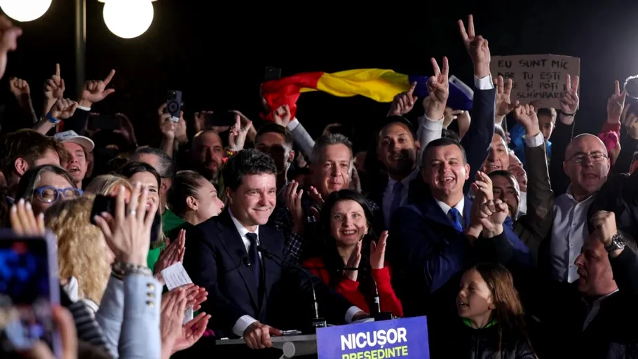 Politico. Nicușor Dan începe un mandat de coșmar ca președinte al României