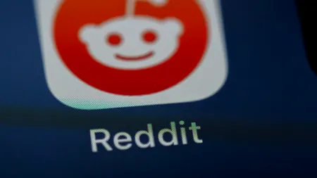 Reddit mizează pe publicitate și pe AI: venituri de 500 de milioane de dolari