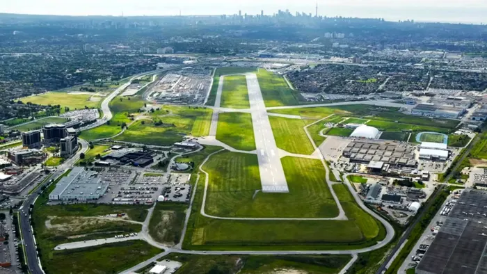 Un aeroport abandonat, transformat în oraș cu 18 miliarde $