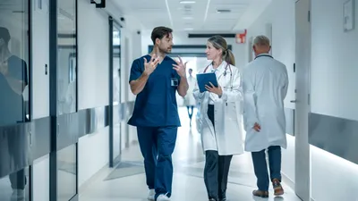 Care sunt cele două industrii care angajează pe bandă rulantă. Specialiștii avertizează: „Dacă nu lucrezi în aceste două domenii, riști să rămâi pe dinafară!”
