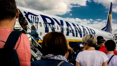 Vânătoare de bagaje pe aeroport: Ryanair vrea să răsplătească angajații care pândesc gențile prea mari