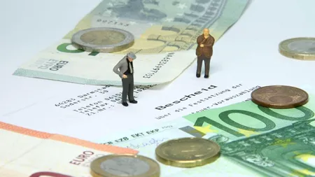 Euro depășește pragul de 1,20 dolari, cel mai ridicat nivel din ultimii patru ani. Presiuni politice și tensiuni valutare apasă pe dolar