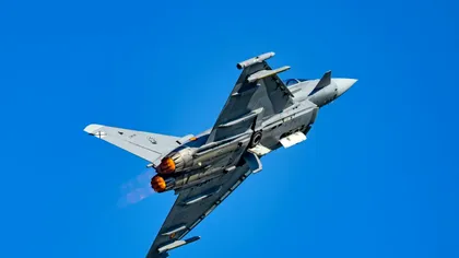 Marea Britanie și Germania semnează un tratat istoric privind exportul comun de armament și cooperarea în domeniul apărării