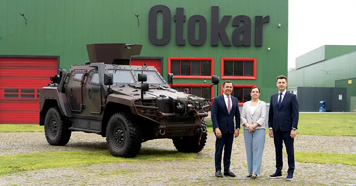 România a primit primele vehicule blindate Cobra dintr-un contract de peste 1.000 de unități