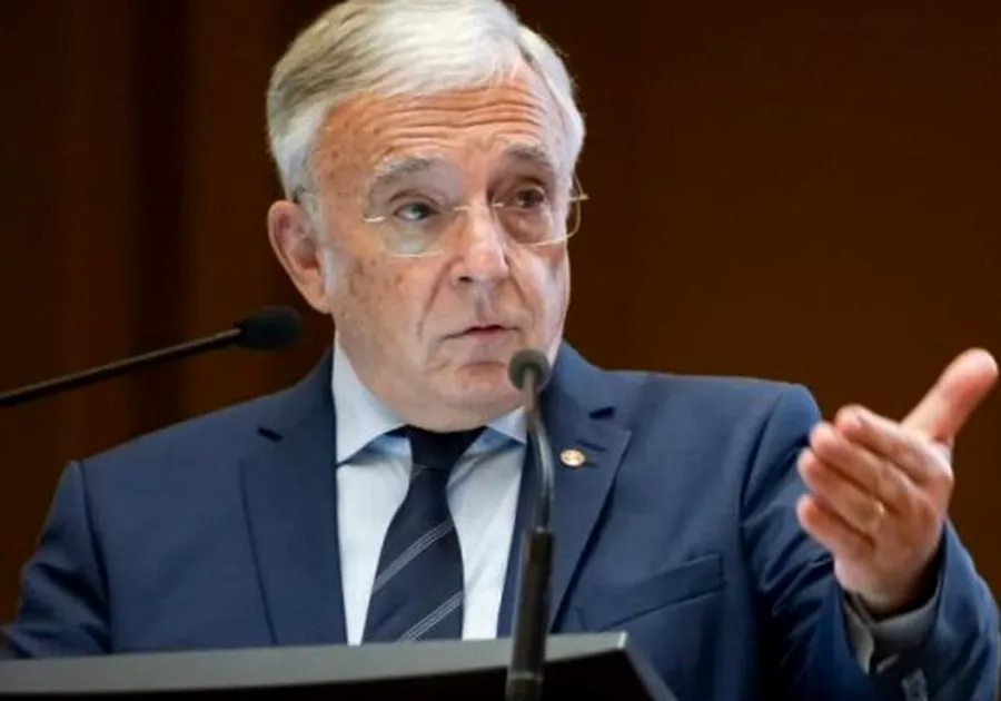 Guvernatorul BNR, mesaj dur despre economie: Dacă apeși pe frână puternic scade inflația, dar urmează „o recesiune de toată frumusețea”