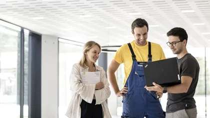 Unde găsești cele mai multe locuri de muncă fără facultate: județele și domeniile care angajează masiv în 2025