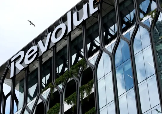 Lovitură pentru Revolut: BCE a blocat temporar lansarea de noi produse și a impus controale stricte asupra gigantului fintech