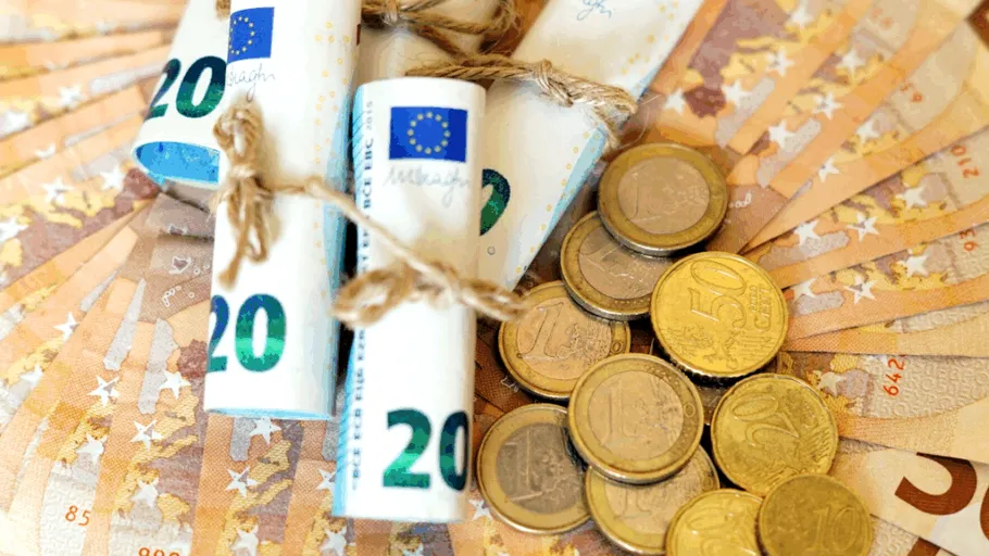România a ajuns campioana inflației în Europa. De ce scade în toată Uniunea Europeană, dar crește la noi?