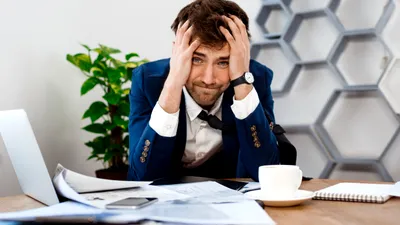 Cum afectează stresul financiar deciziile tale. Expert: când auzi vești proaste la știri, nu muta banii