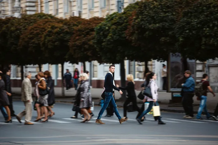 46% dintre români consideră că statul este vinovat pentru situația lor