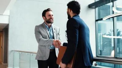 Îți dai demisia? Lasă o portiță deschisă! Fenomenul angajărilor „boomerang” ia amploare la nivel global