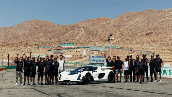 Inovație pe roți: Hypercar 3D stabilește 5 recorduri în tot atâtea zile