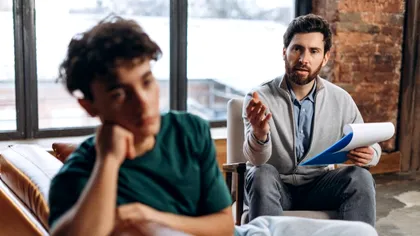 Psihologia modernă adoptă tehnologia AI. Cum îi monitorizează psihologii pe pacienți și care sunt implicațiile asupra confidențialității