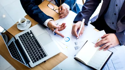 Raport: Afacerile globale, sub presiune în 2025. Șefii marilor companii susțin că a fost un an dificil