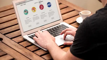 Google conduce detașat topul celor mai accesate platforme din lume. Numărul vizitelor depășește următoarele 10 site-uri web combinate