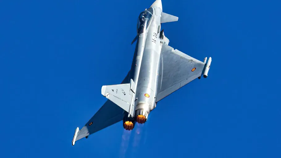 BAE Systems susține că va continua producția pentru Typhoon, în ciuda zvonurilor de oprire a liniei de asamblare. Comenzi noi în vizor