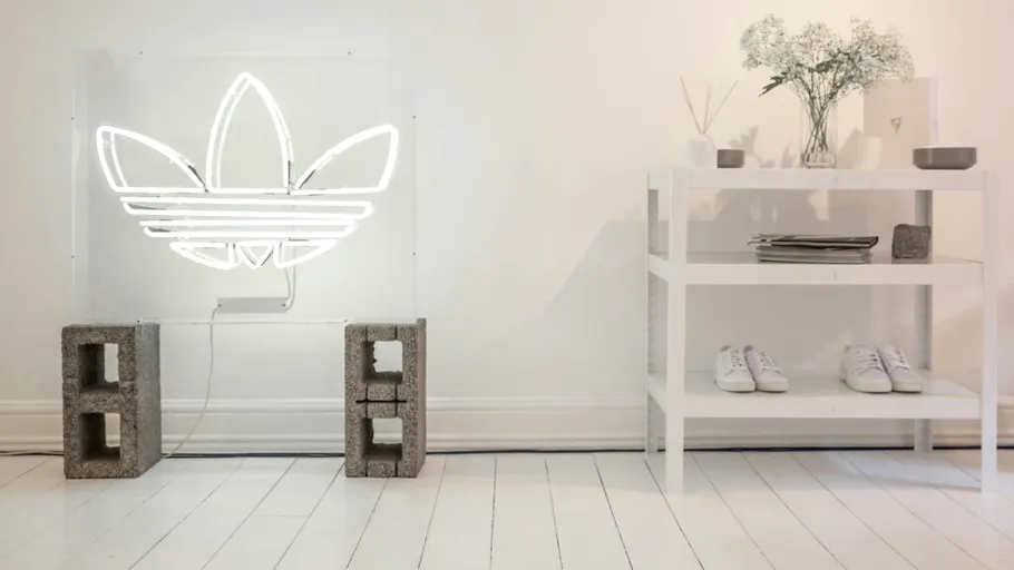 Adidas își cere scuze pentru pantofii sport inspirați din cultura Mexicului