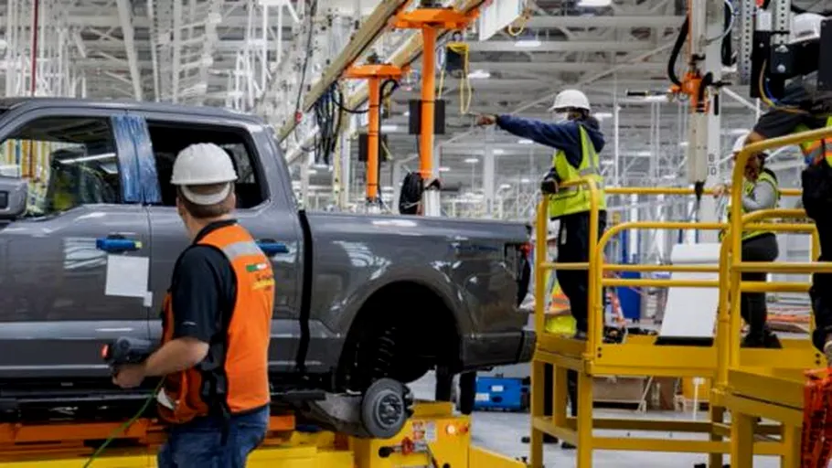 Ford îi răsplătește pe angajați cu bonusuri care depășesc 100%