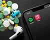 Spotify, sub tirul Senatului SUA pentru podcasturile care promovează vânzarea ilegală de droguri online