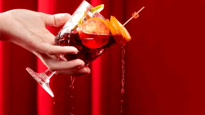 Campari vinde rivalului său două branduri istorice. 117 milioane de dolari, suma renunțării la Cinzano și Frattina
