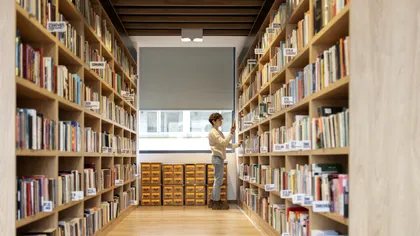 Se citește mai mult în România! Mai multe cărți împrumutate din biblioteci și mai mulți cititori activi în 2024. Industria cărții trage un semnal de alarmă: „O creștere înșelătoare. Ascunde un declin cultural”