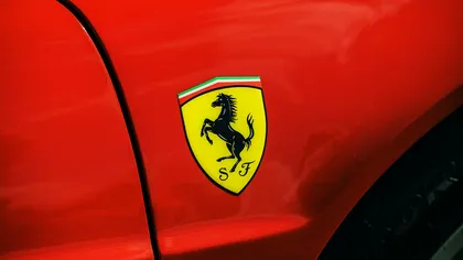 Ferrari pierde teren la bursă: scăderi de peste 15%