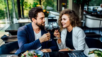 Inflația mușcă din buzunare, dar românii nu renunță la micile plăceri: restaurantele, saloanele și ieșirile sunt mai populare ca oricând
