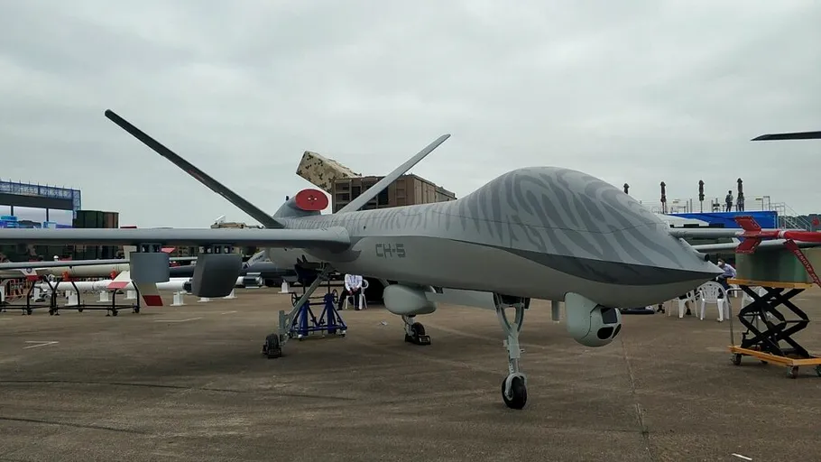 China face un pas uriaș în tehnologia care asigură zborul dronelor de mare altitudine