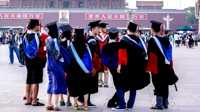 În China, studiile post-universitare au devenit noul standard de bază pentru angajare