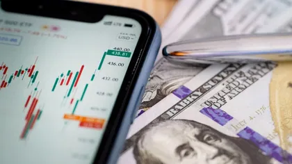 Cum se pot investi eficient 10.000 de euro: Opțiuni, riscuri și randamente