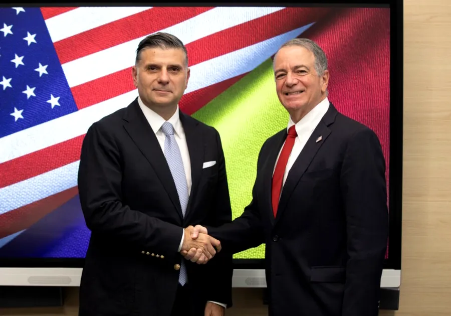 ASF și ambasadorul SUA discută extinderea cooperării financiare. România vizează noi investiții și mai multe listări la bursă